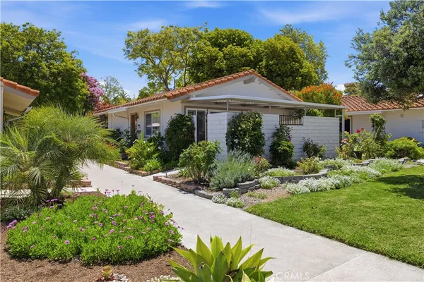$425,000 | 2024 Via Mariposa East, Unit A, Laguna Woods, CA 92637