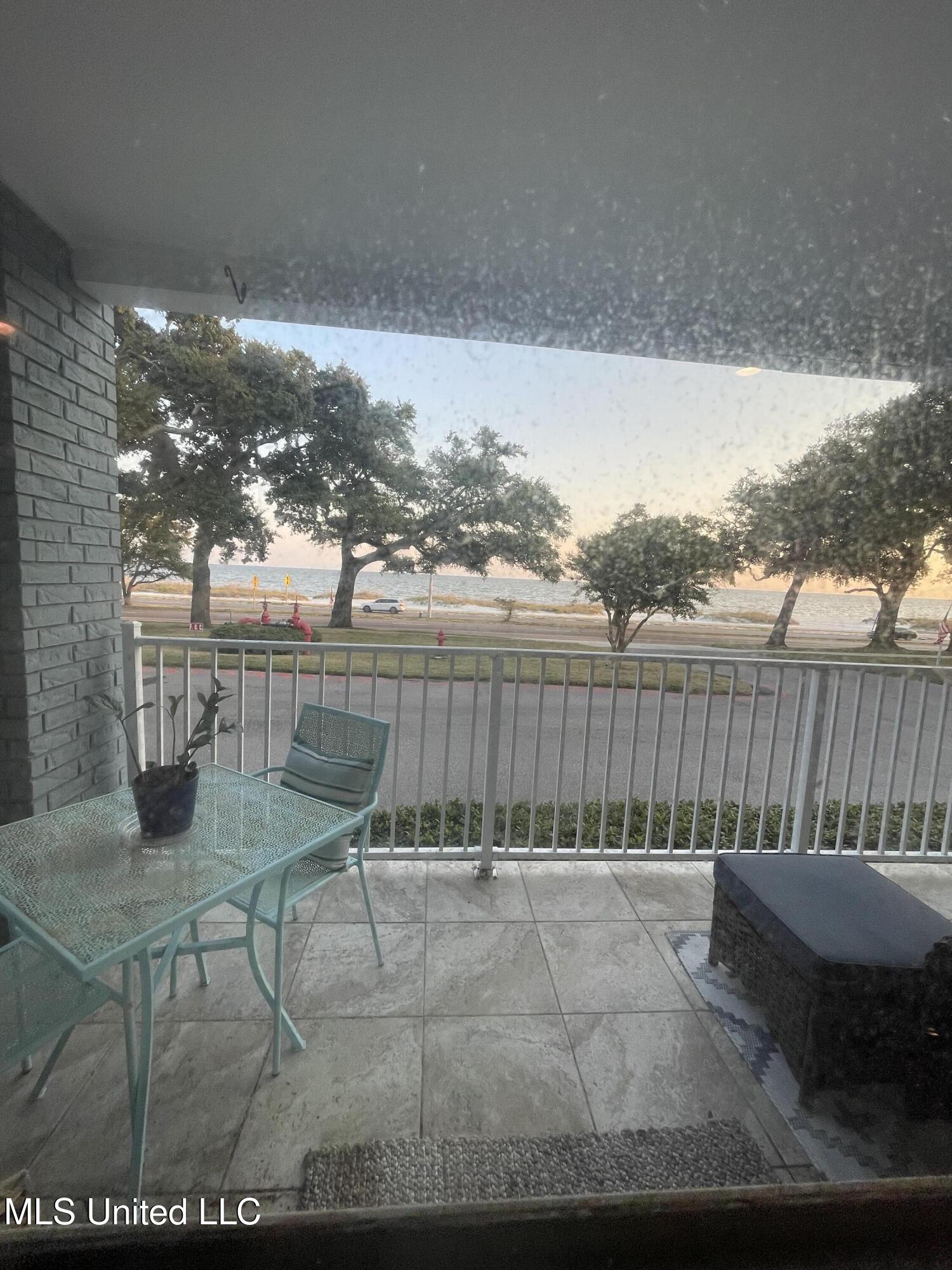 1282 Beach Boulevard Biloxi, MS 39530 - Photo 2 of 48 IMG_6962