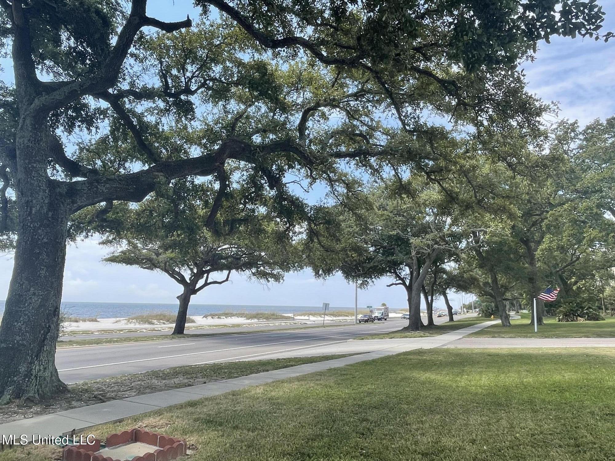 1282 Beach Boulevard Biloxi, MS 39530 - Photo 6 of 48 IMG_6862