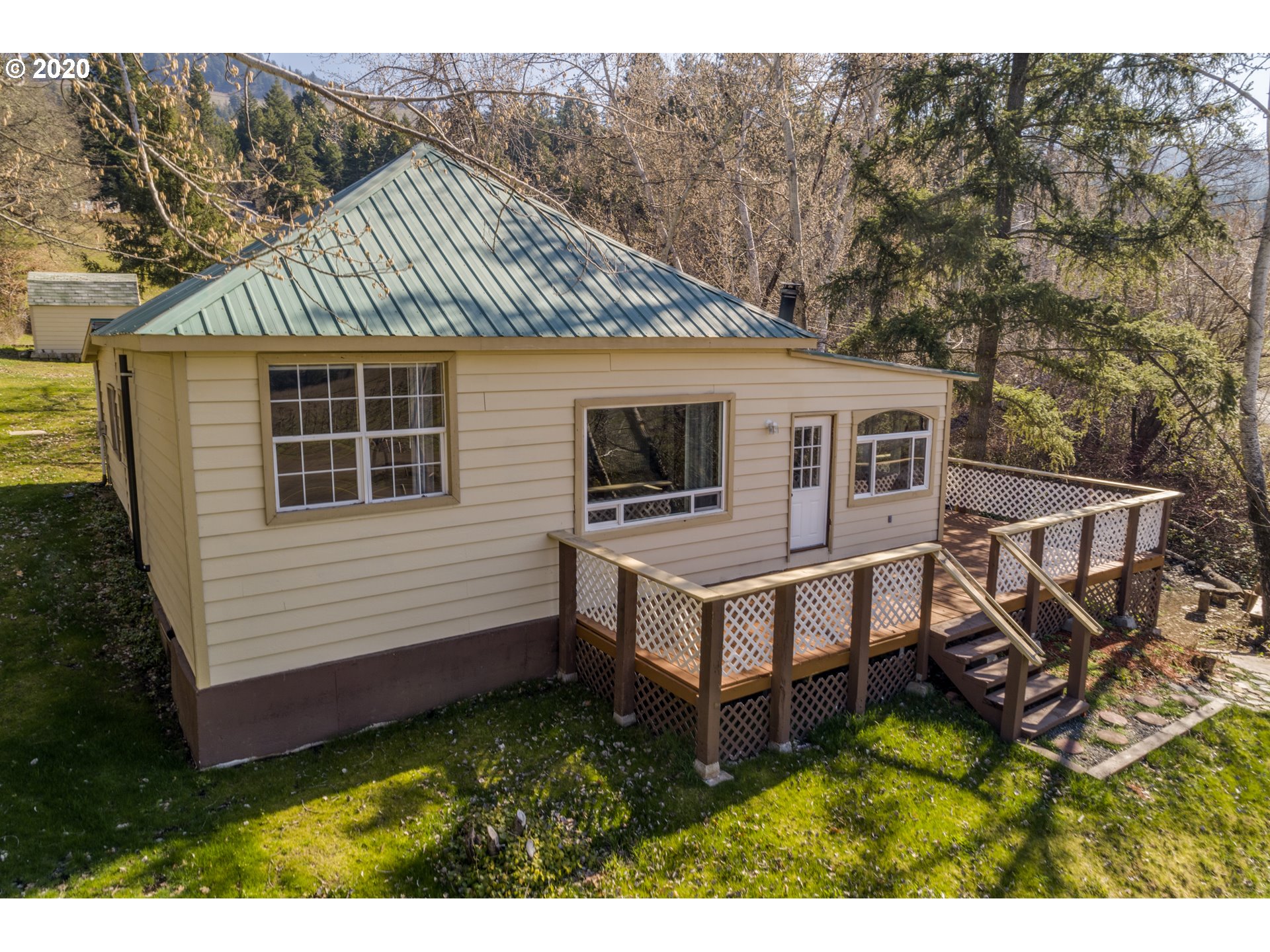 3235 Fir Mountain Road Hood River, OR 97031 - Photo 1 of 32 Gallery Image 1