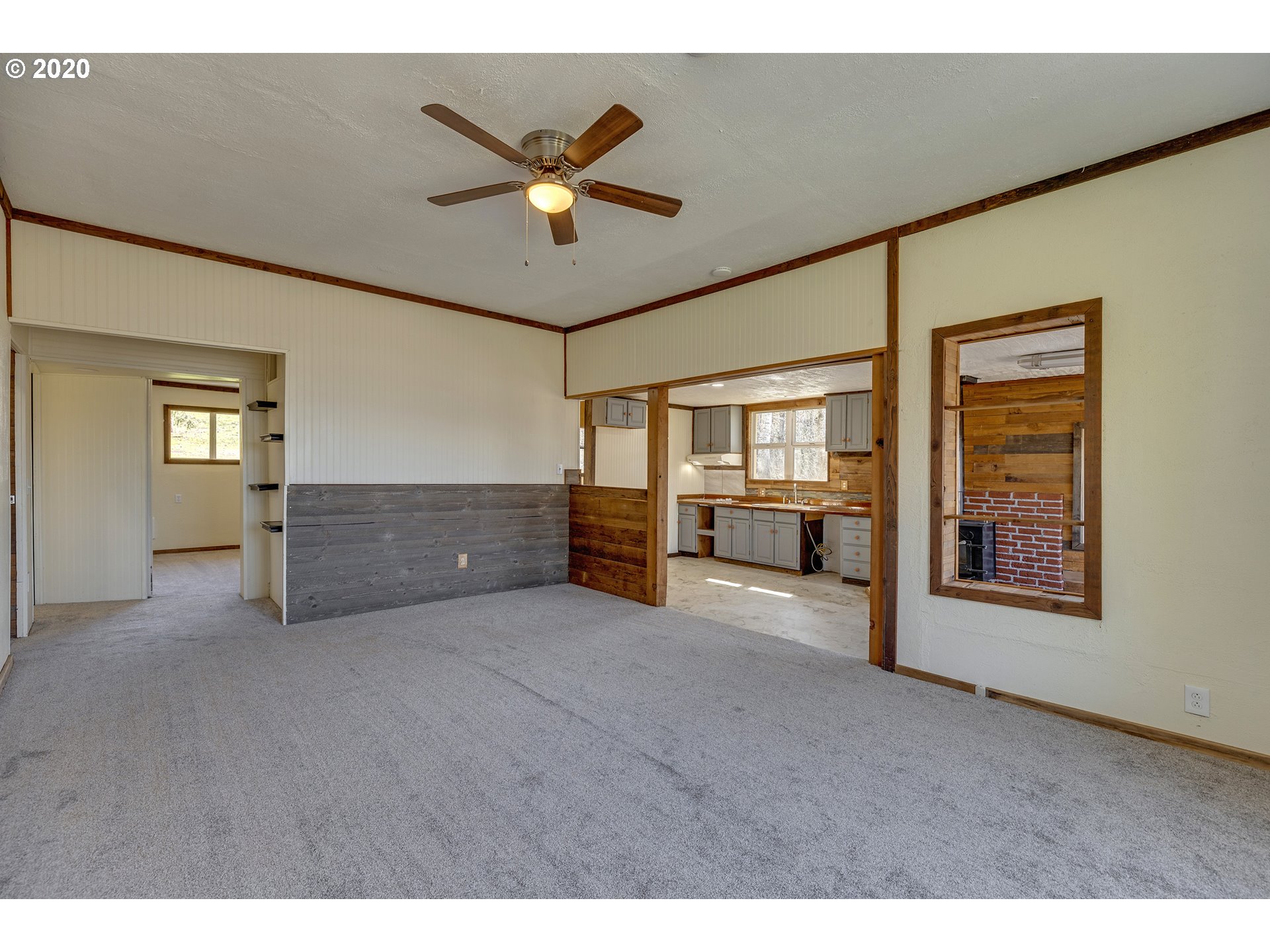 3235 Fir Mountain Road Hood River, OR 97031 - Photo 12 of 32 Gallery Image 12
