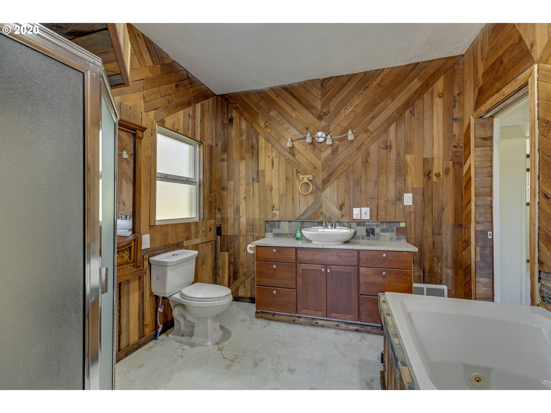 3235 Fir Mountain Road Hood River, OR 97031 - Photo 15 of 32 Gallery Image 15