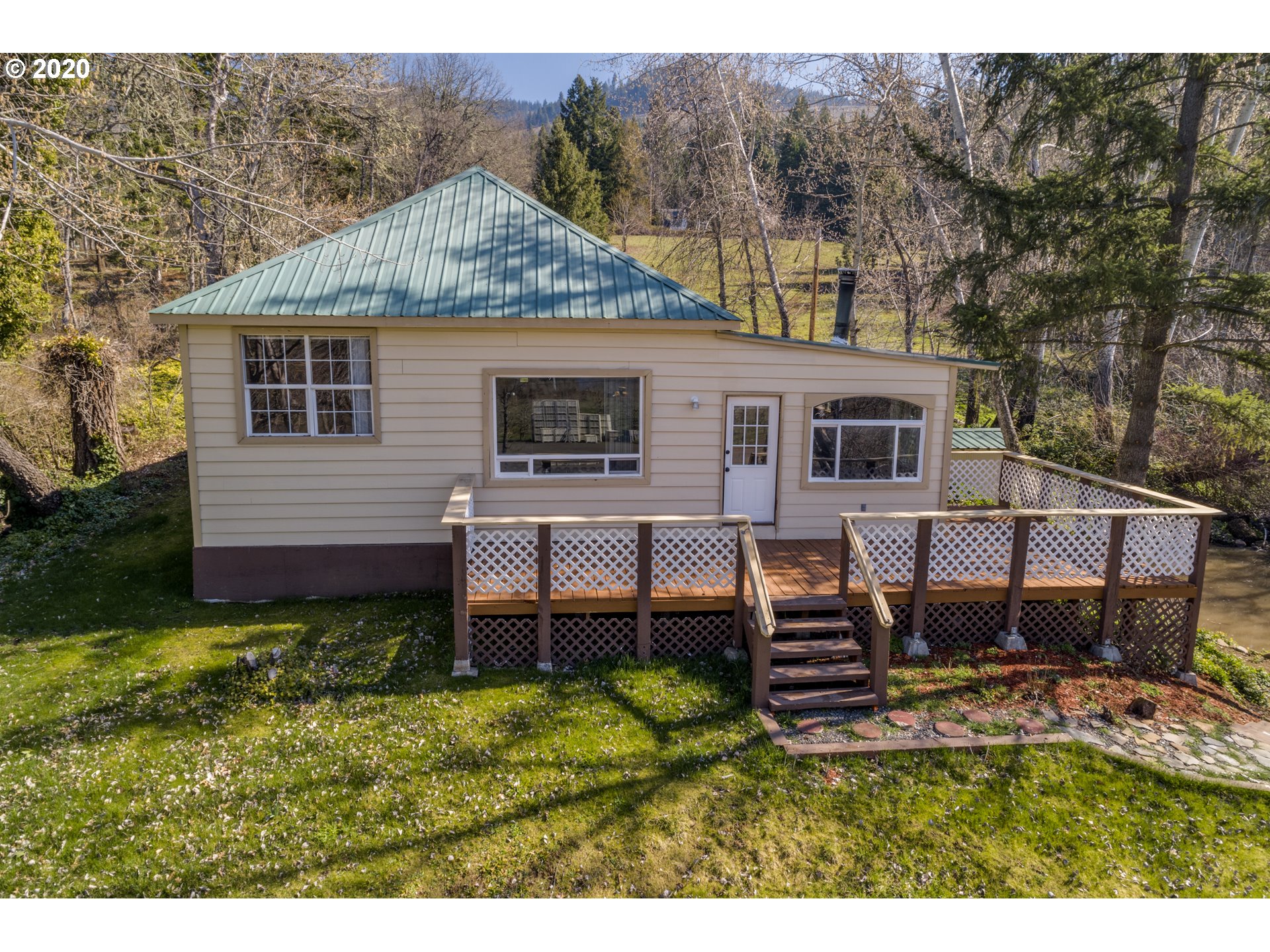 3235 Fir Mountain Road Hood River, OR 97031 - Photo 3 of 32 Gallery Image 3