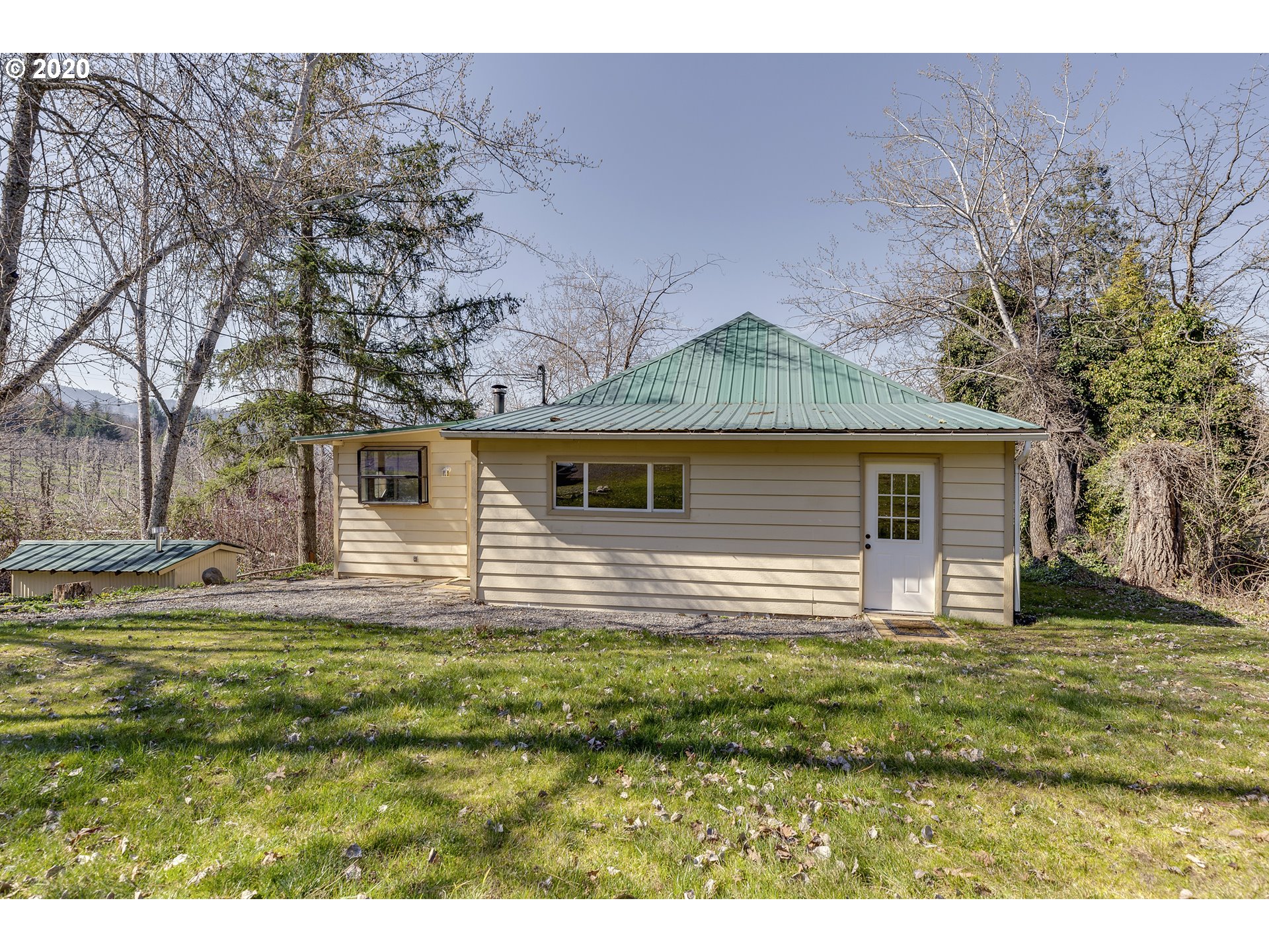 3235 Fir Mountain Road Hood River, OR 97031 - Photo 5 of 32 Gallery Image 5
