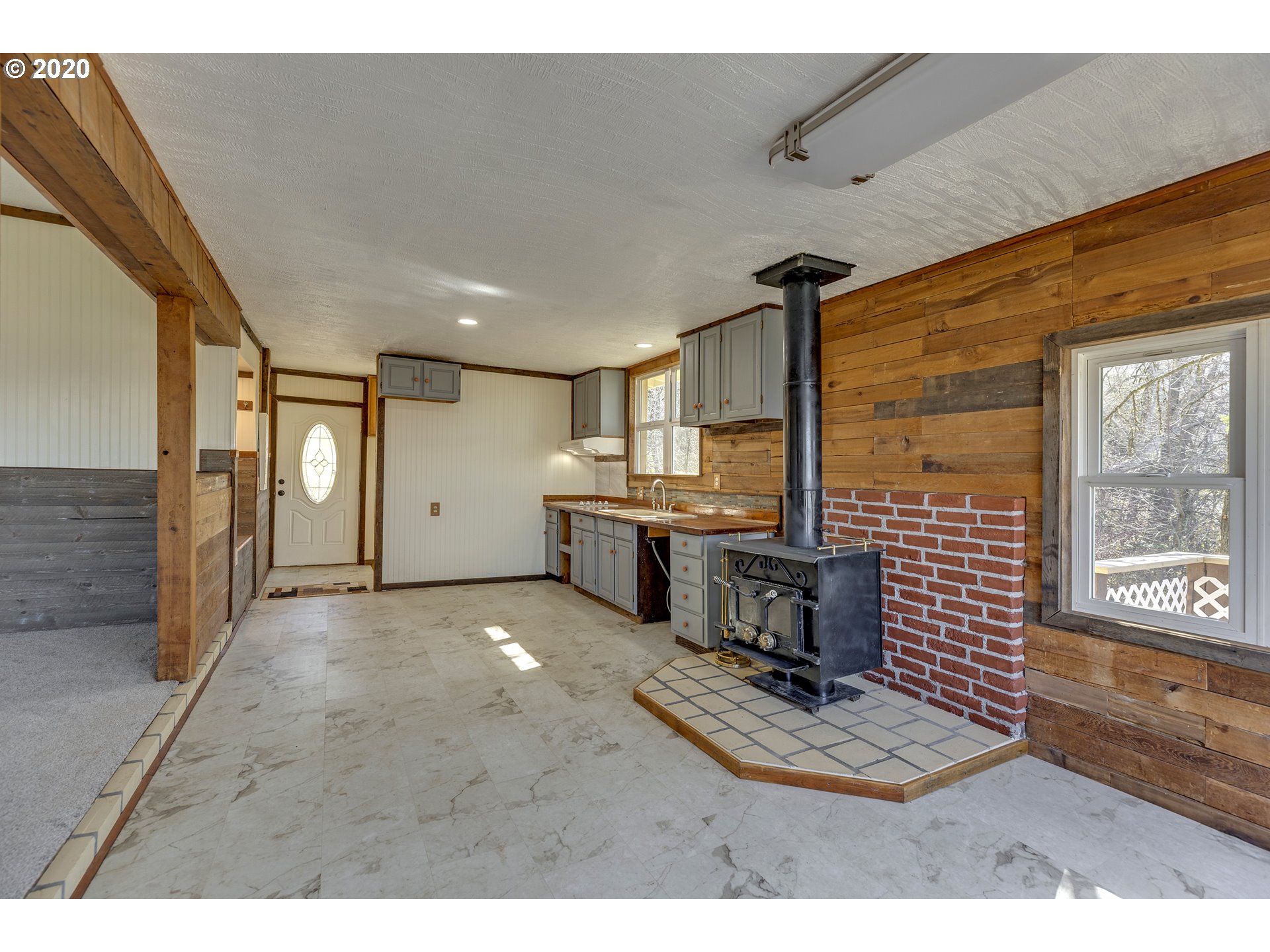 3235 Fir Mountain Road Hood River, OR 97031 - Photo 7 of 32 Gallery Image 7