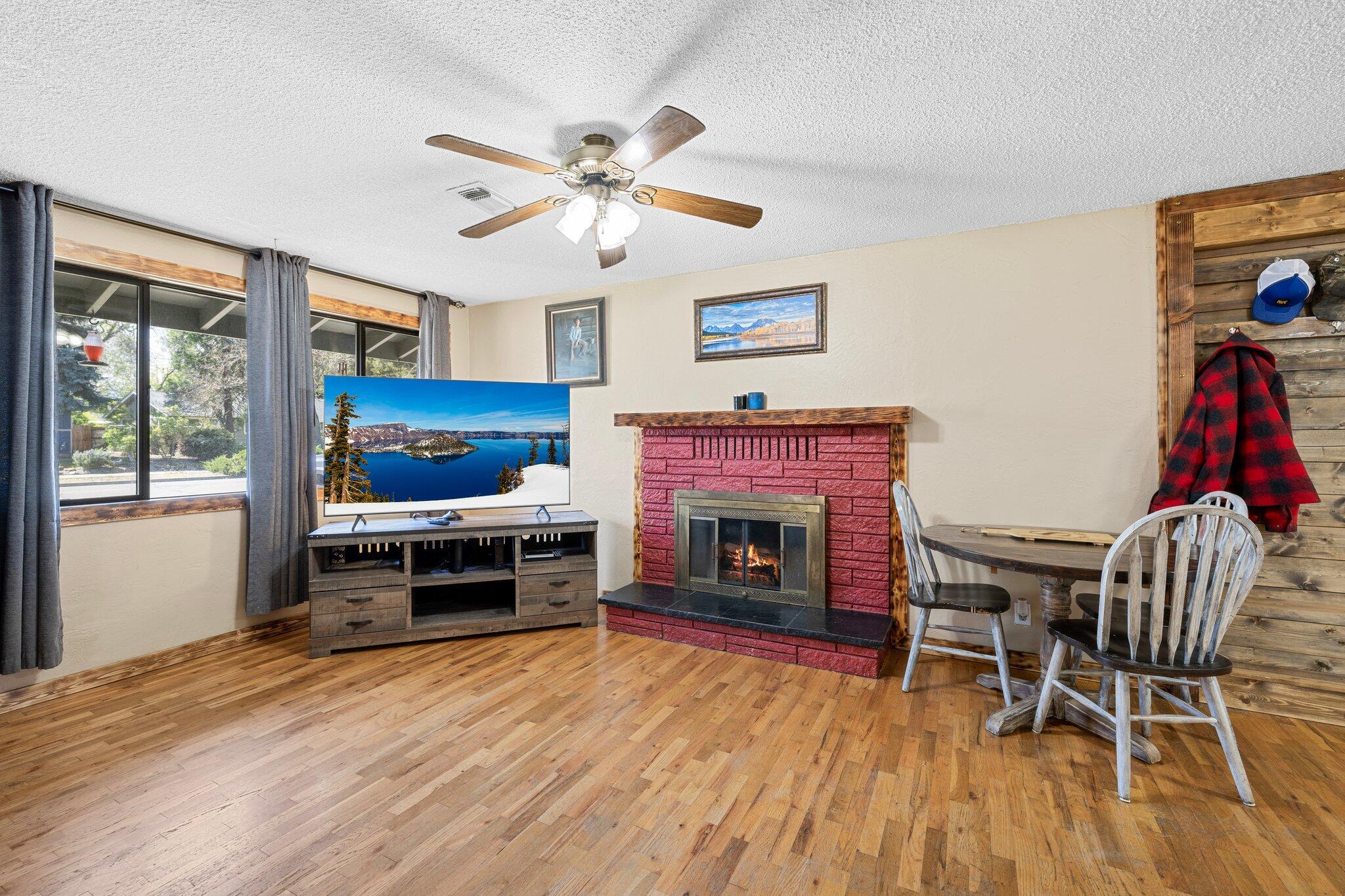 1857 Roberts Road Medford, OR 97504 - Photo 5 of 22 5