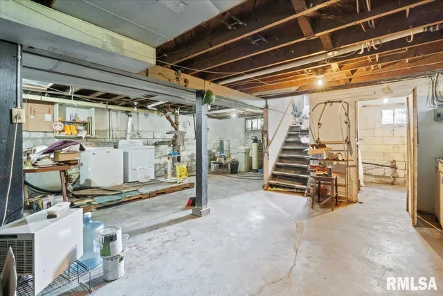 $169,000 | 3302 38th Avenue, Moline, IL 61265