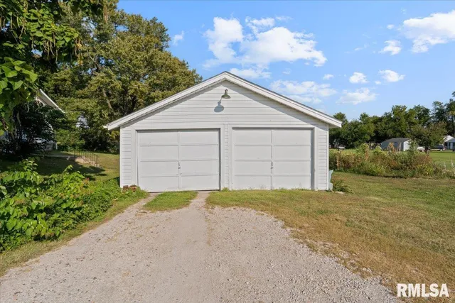 $169,000 | 3302 38th Avenue, Moline, IL 61265