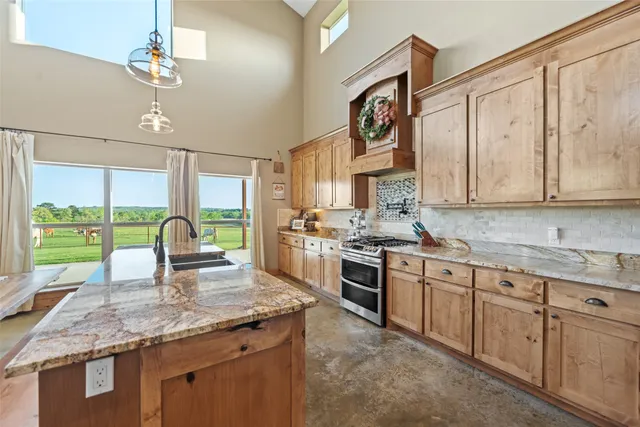 $1,800,000 | 3200 State Highway 75 North, Buffalo, TX 75831