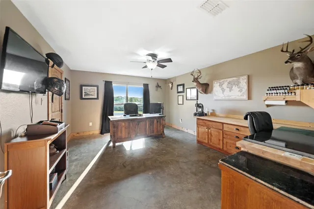 $1,800,000 | 3200 State Highway 75 North, Buffalo, TX 75831