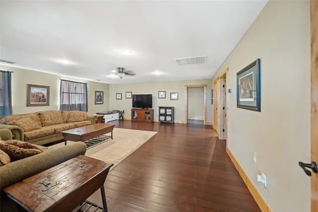 $1,800,000 | 3200 State Highway 75 North, Buffalo, TX 75831