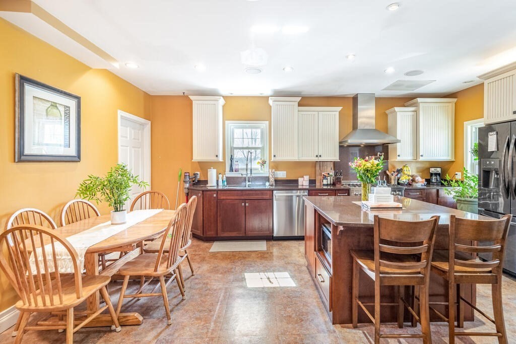 39 Melvin Street Wakefield, MA 01880 - Photo 1 of 29