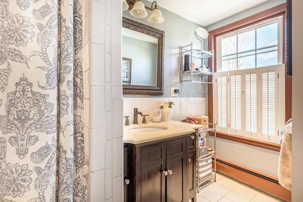 39 Melvin Street Wakefield, MA 01880 - Photo 9 of 29