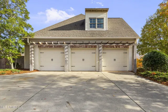 $939,900 | 106 Edgewood Drive, Madison, MS 39110