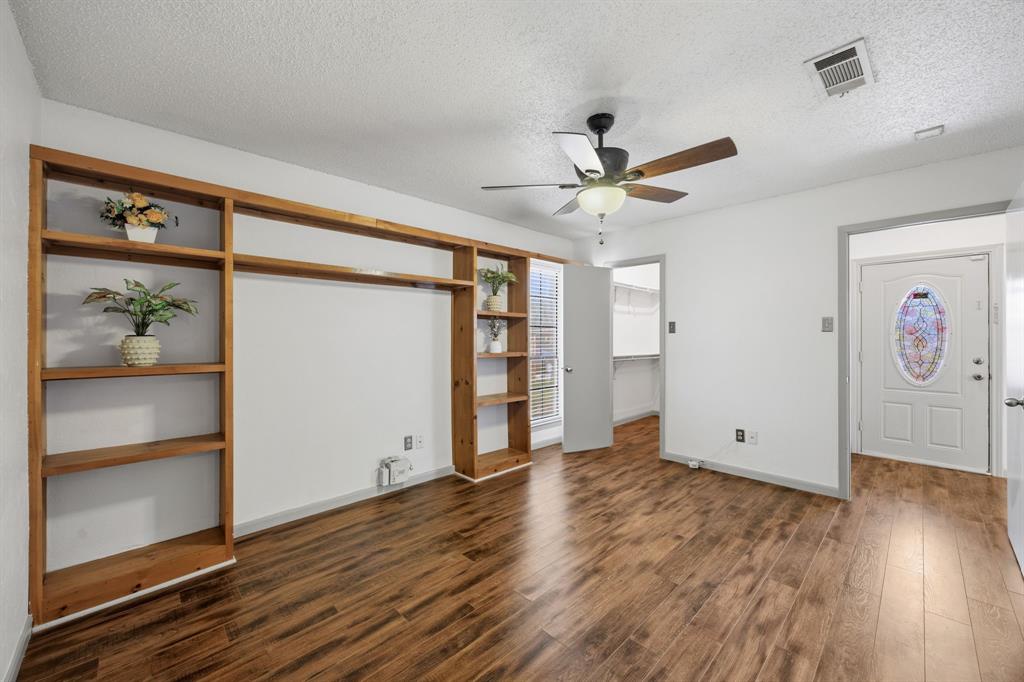 4241 Madera Road, Unit 4 Irving, TX 75038 - Photo 5 of 37