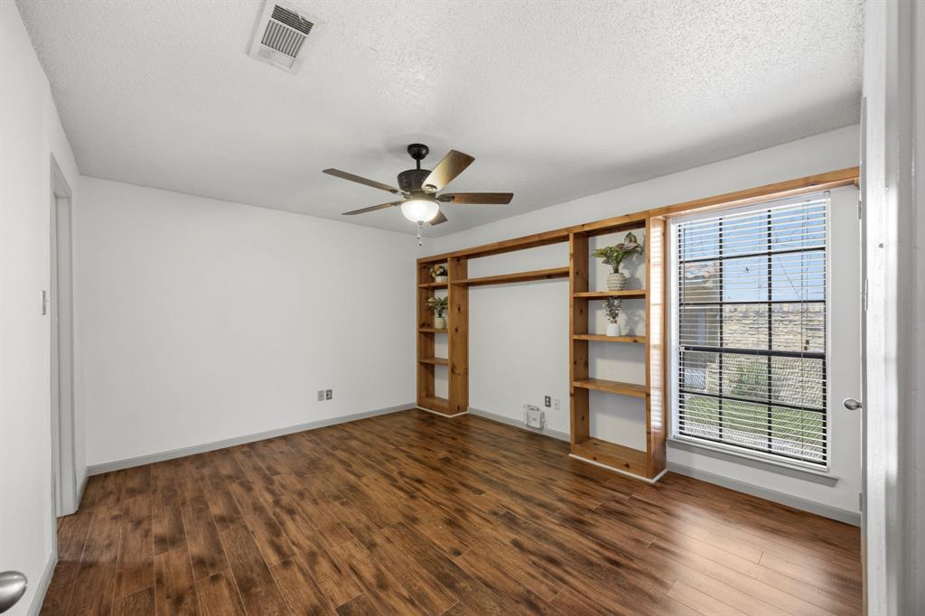 4241 Madera Road, Unit 4 Irving, TX 75038 - Photo 7 of 37