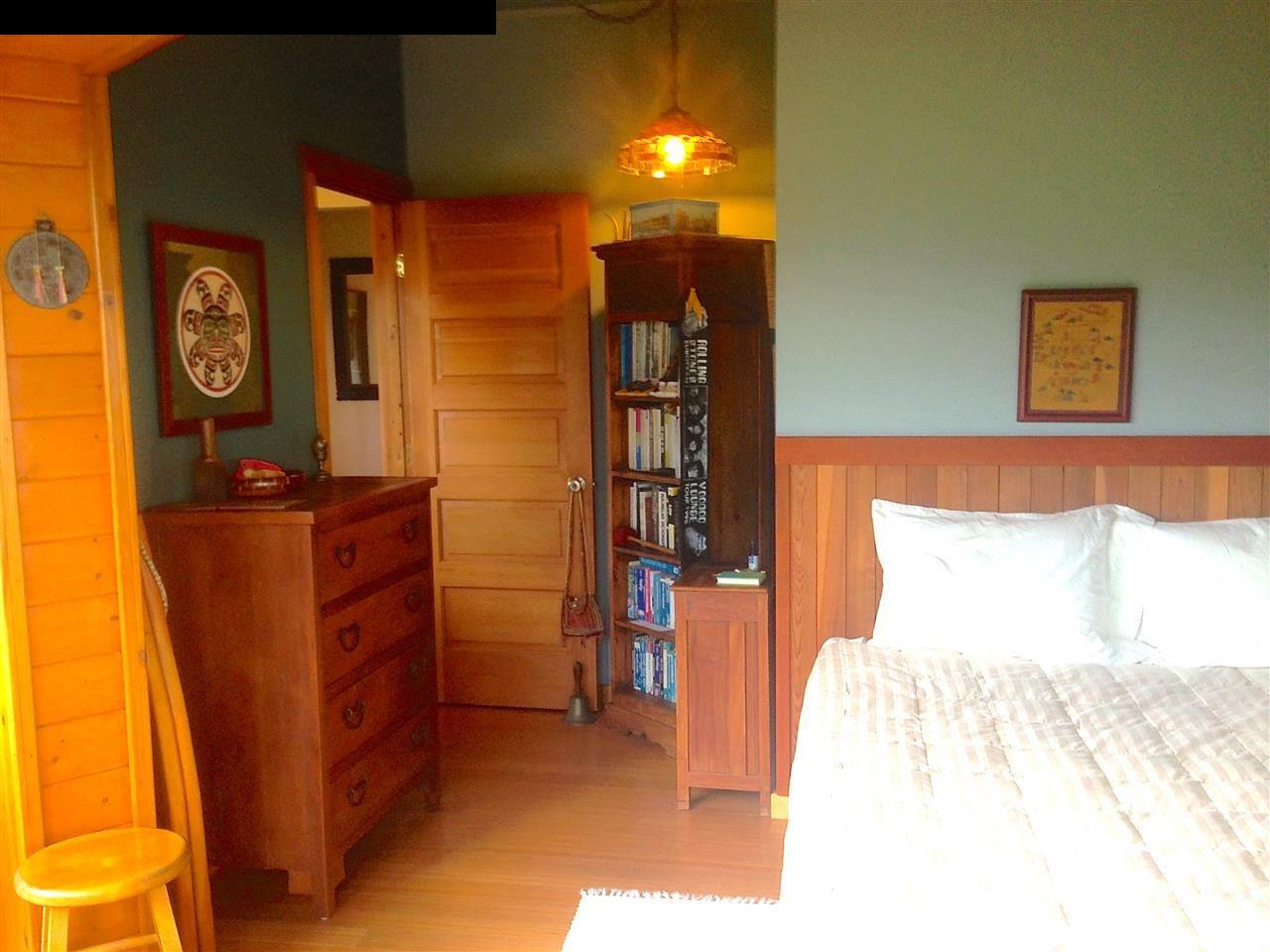 51 South Honokala Road Haiku, HI 96708 - Photo 20 of 28 a view of a bedroom