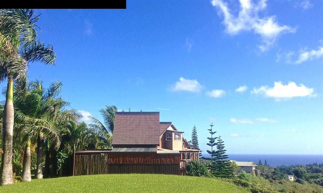 51 South Honokala Road Haiku, HI 96708 - Photo 2 of 28 a view of a city