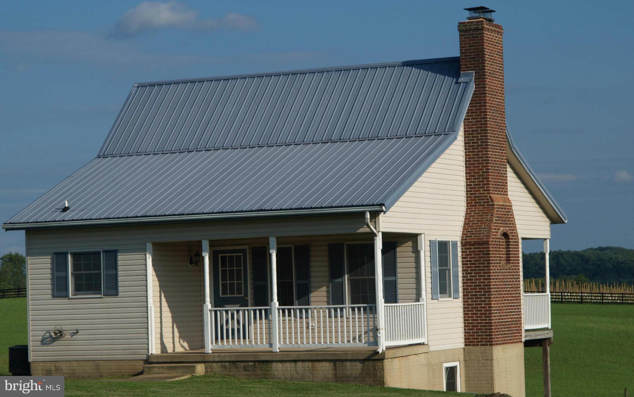 14980 Limestone School Road Leesburg, VA 20176 - Photo 21 of 30 Tenant / Employee House