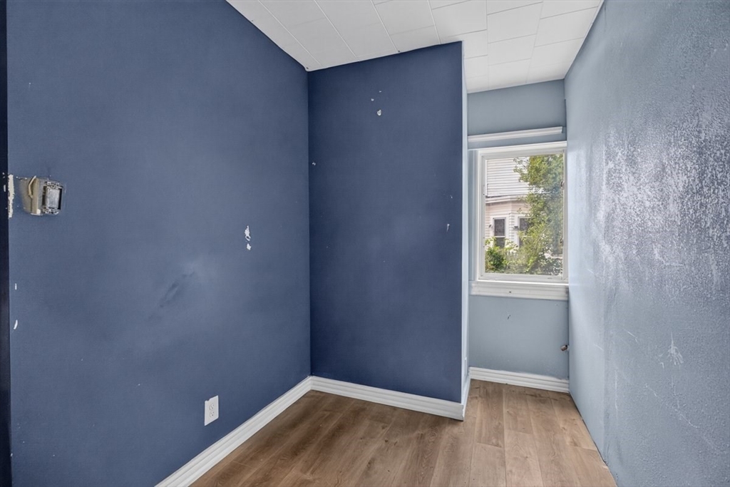 243 Central Street Springfield, MA 01105 - Photo 28 of 37