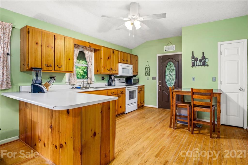 428 Slick Rock Road Hendersonville, NC 28792 - Photo 15 of 38 Gallery Image 15