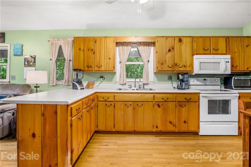 428 Slick Rock Road Hendersonville, NC 28792 - Photo 16 of 38 Gallery Image 16