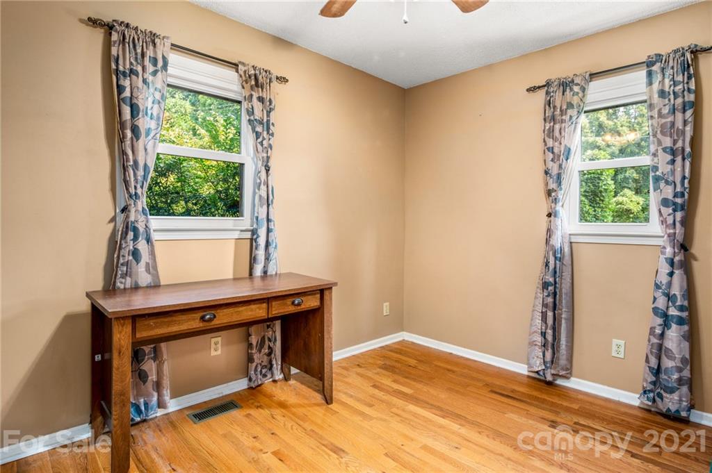 428 Slick Rock Road Hendersonville, NC 28792 - Photo 26 of 38 Gallery Image 26