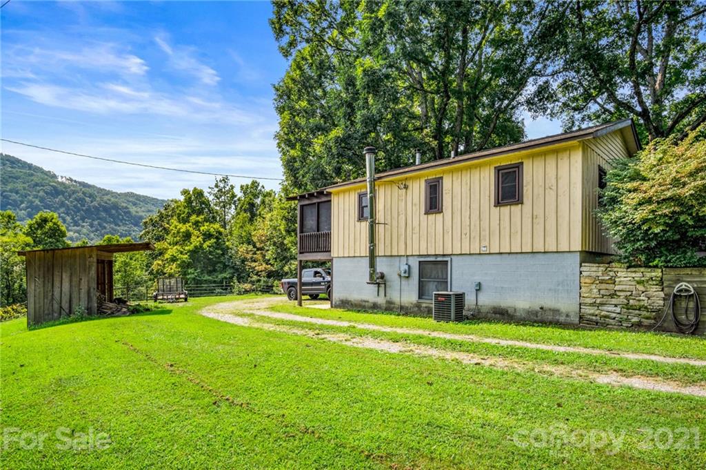 428 Slick Rock Road Hendersonville, NC 28792 - Photo 6 of 38 Gallery Image 6
