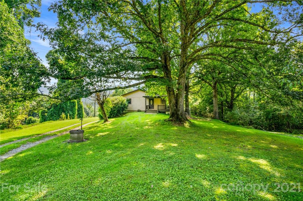 428 Slick Rock Road Hendersonville, NC 28792 - Photo 8 of 38 Gallery Image 8