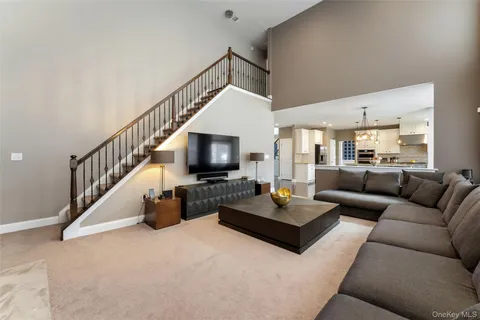 $899,999 | 108 Boxwood Circle, Hopewell Junction, NY 12533