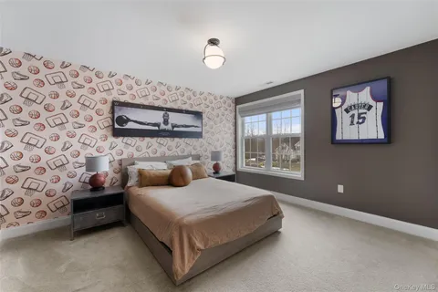 $899,999 | 108 Boxwood Circle, Hopewell Junction, NY 12533