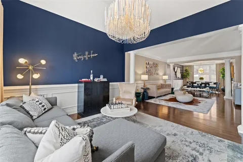 $899,999 | 108 Boxwood Circle, Hopewell Junction, NY 12533