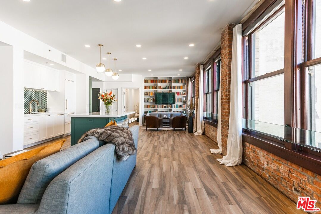 460 South Spring Street, Unit 1105 Los Angeles, CA 90013 - Photo 18 of 44 Gallery Image 18