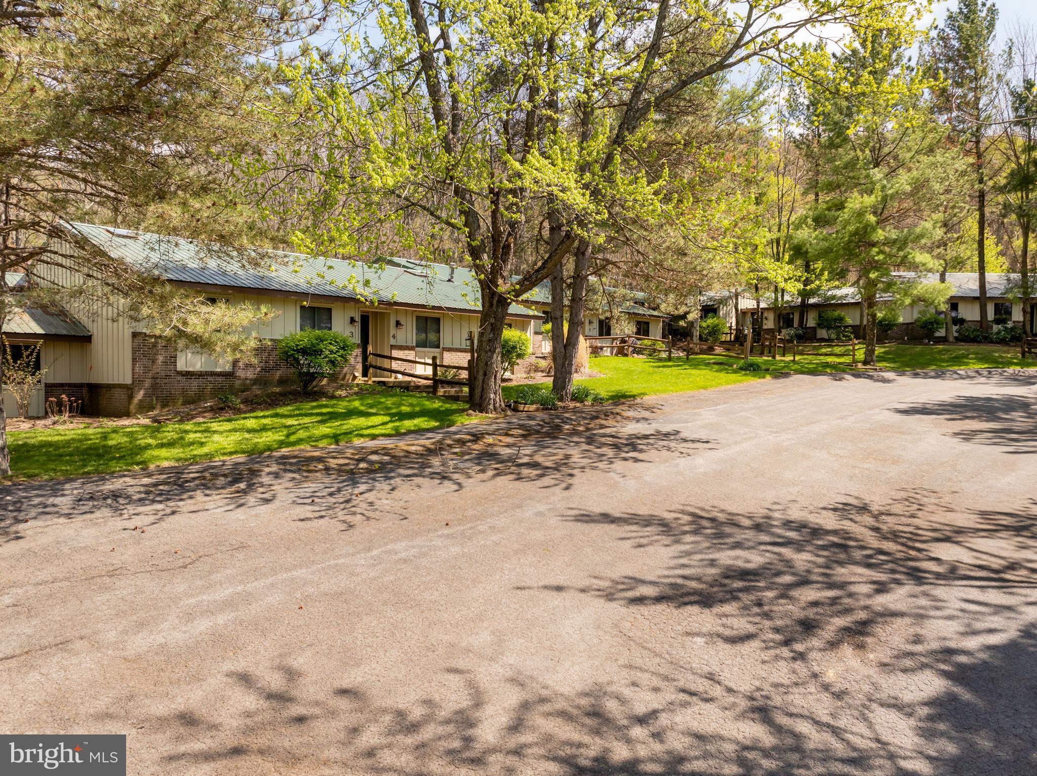 1724 Mosser Road, Unit 8 McHenry, MD 21541 - Photo 4 of 18