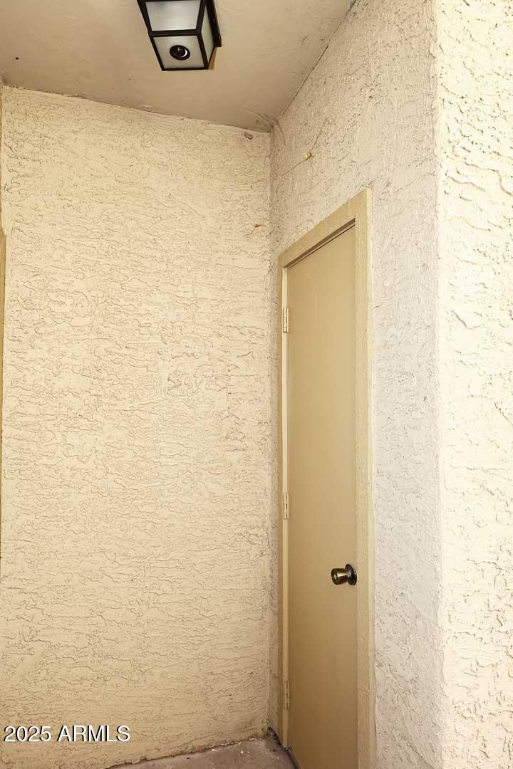 1126 West Elliot Road, Unit 1040 Chandler, AZ 85224 - Photo 9 of 25 a bathroom with a shower