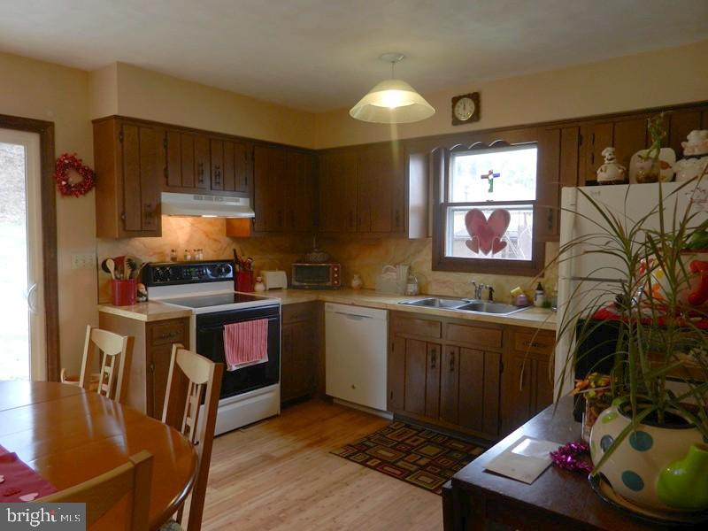 3470 Kingston Road York, PA 17402 - Photo 12 of 29 Gallery Image 12