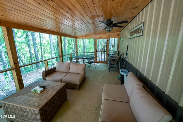 $4,750,000 | 517-ac Gregory Road, Sneedville, TN 37869