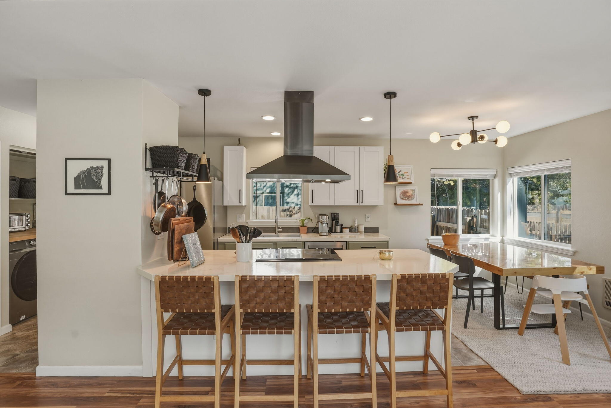 55601 Swan Road Bend, OR 97707 - Photo 10 of 41 28-web-or-mls-Riley_Visuals_028