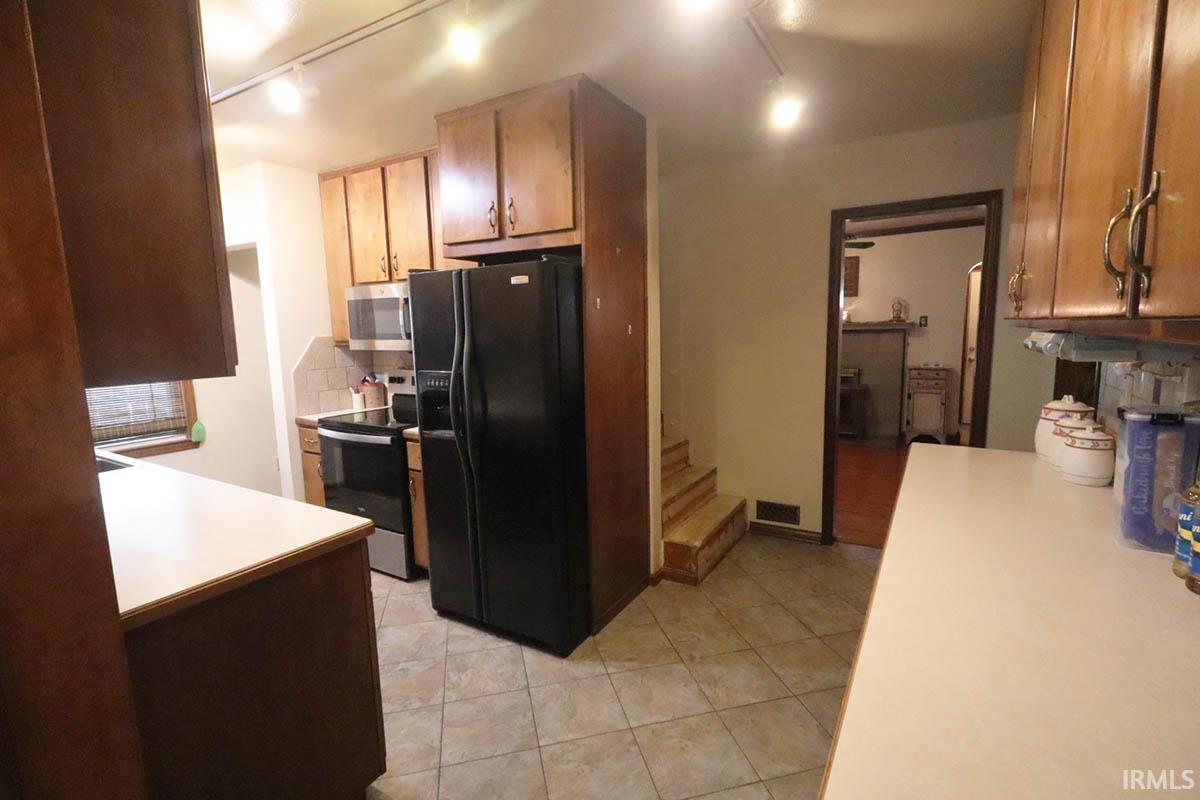 2027 Vogel Road Evansville, IN 47711 - Photo 14 of 49 Gallery Image 14