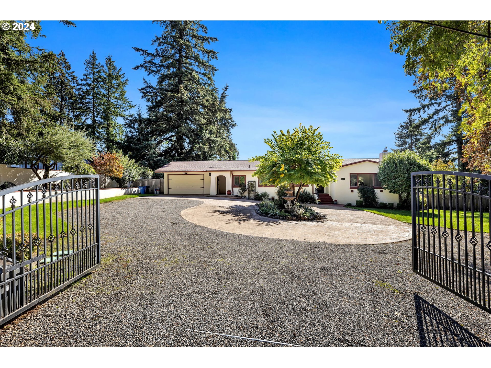 2824 Southwest 6th Avenue Camas, WA 98607 - Photo 2 of 33 Driveway