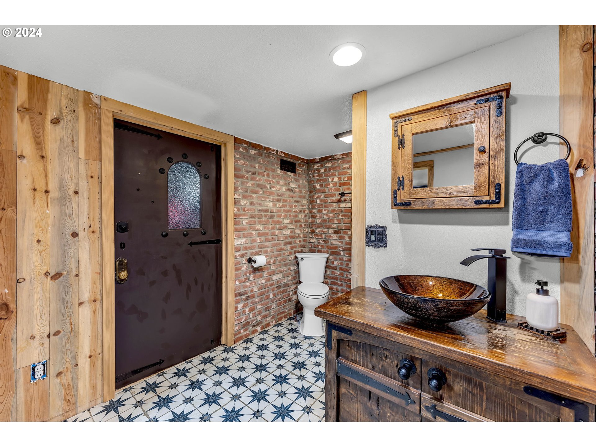 2824 Southwest 6th Avenue Camas, WA 98607 - Photo 24 of 33 Bathroom