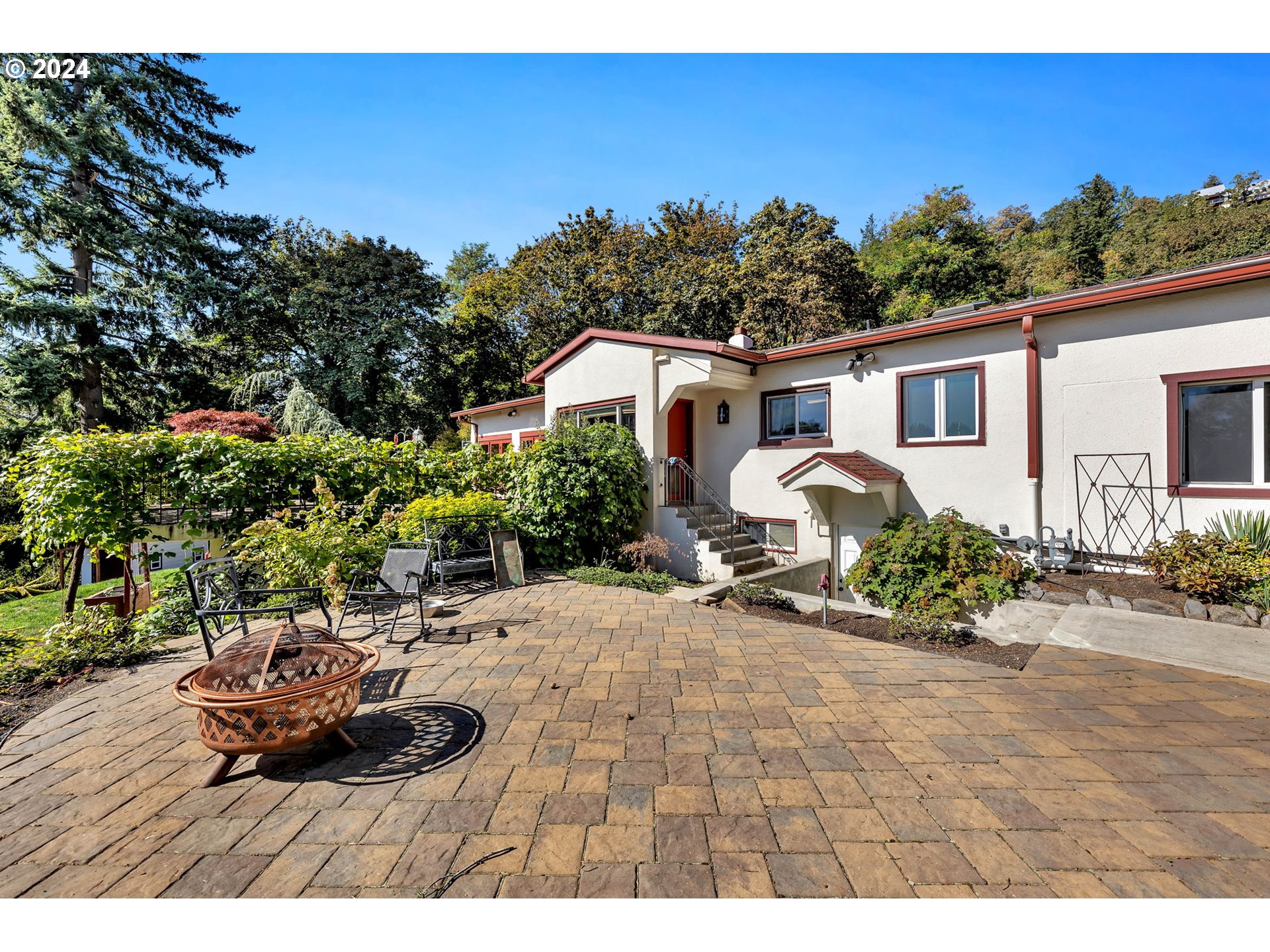 2824 Southwest 6th Avenue Camas, WA 98607 - Photo 30 of 33 Patio