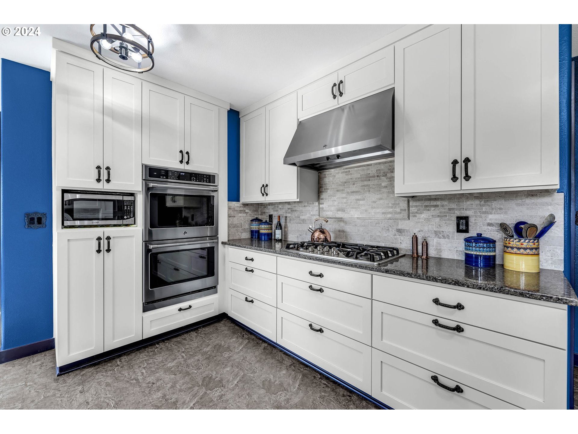 2824 Southwest 6th Avenue Camas, WA 98607 - Photo 10 of 33 Kitchen
