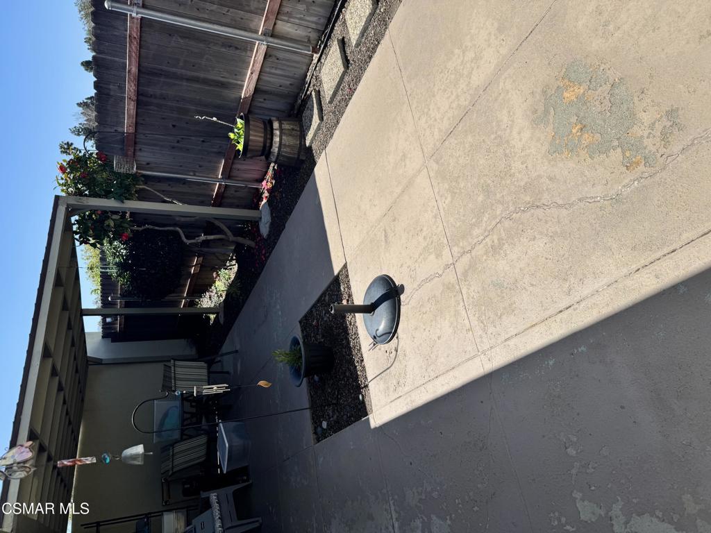 2261 Camilar Drive Camarillo, CA 93010 - Photo 10 of 18