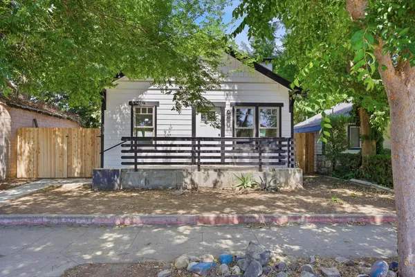 $299,900 | 313 C Street, Exeter, CA 93221