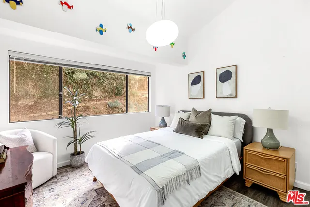 $14,000 | 2350 Benedict Canyon Drive, Beverly Hills, CA 90210