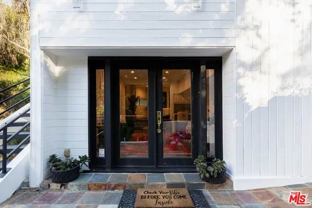 $14,000 | 2350 Benedict Canyon Drive, Beverly Hills, CA 90210