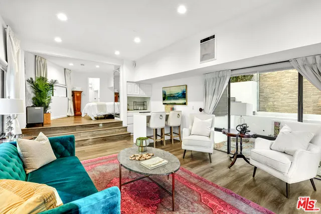 $14,000 | 2350 Benedict Canyon Drive, Beverly Hills, CA 90210