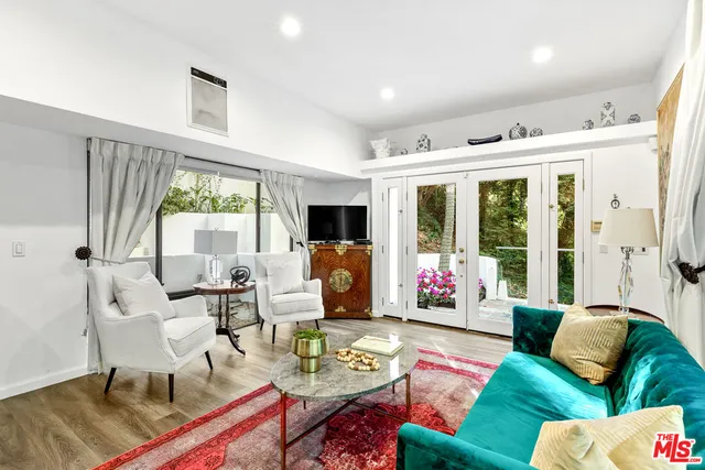 $14,000 | 2350 Benedict Canyon Drive, Beverly Hills, CA 90210