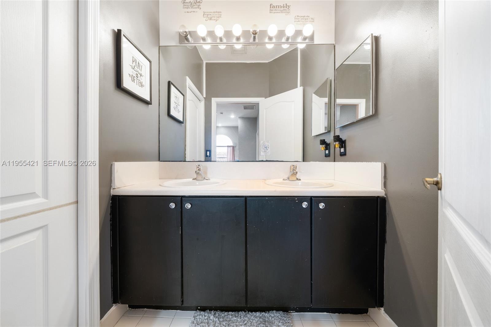 1097 Northeast 40th Road Homestead, FL 33033 - Photo 19 of 26